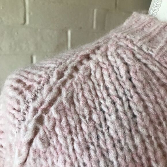 𝅺360 Cashmere Abbot sweater loose knit soft rose size M Barbie core gorp… - Picture 11 of 11